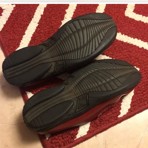 Ugg bare back shoes - Picture 2 of 2